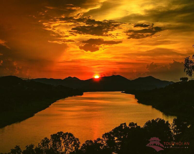 Begin your Hue Tours with a magical ambiance